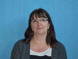 Mme BUTSCHER Elisabeth, 1ère adjointe de Chivres-en-Laonnois,
  

