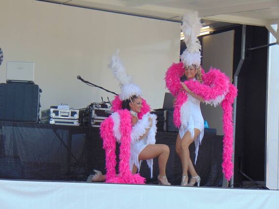 Fête communale 2018 Spectacle costume blanc et rose