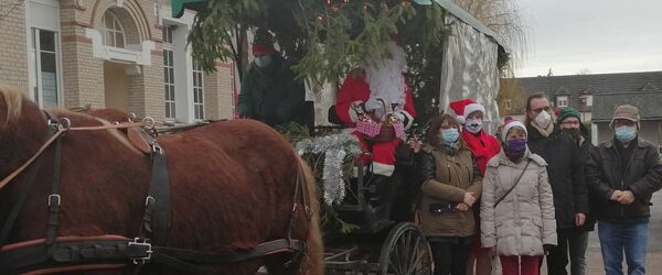 Calèche Père-Noël et le conseil municipal