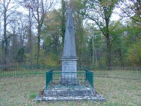 Monument en hommage à M FOSSÉ dans la forêt de Samoussy 